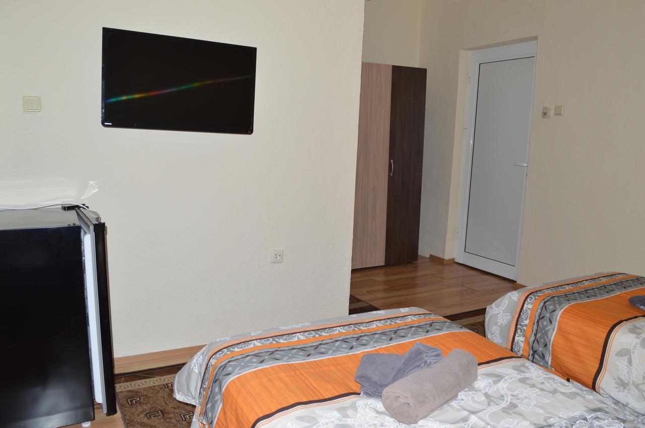 Dionis Hotel Петрич Экстерьер фото